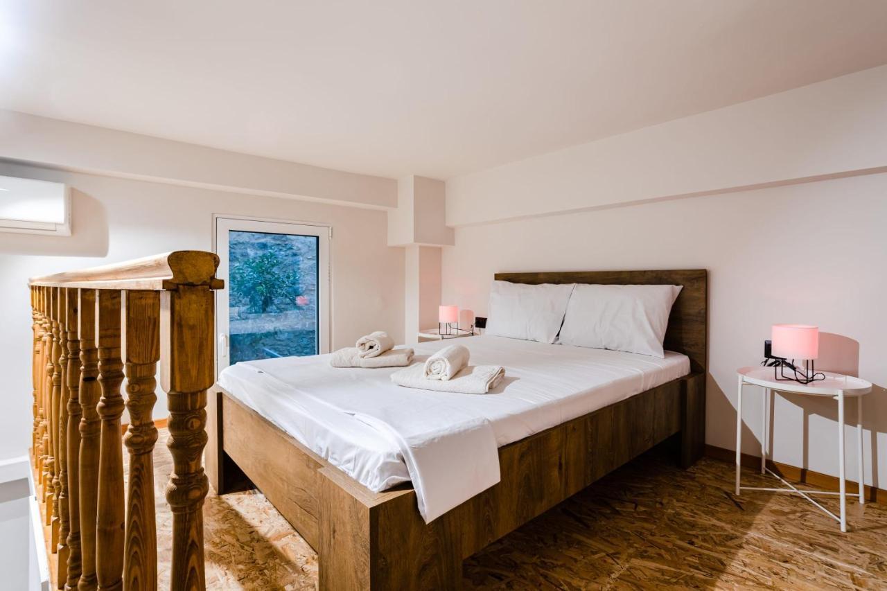 Uncover Kalamata'S Hidden Gem - Cosy City Nest Extérieur photo